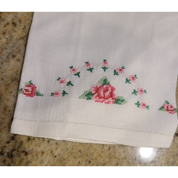 Vintage Linen Tea Towels Printed Needlepoint Pink Roses & Foliage. Set of 2 - Picture 2 of 6